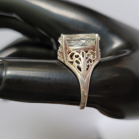 Crystal Sterling Silver Ring - Picture 4 of 5